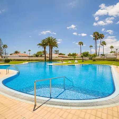 بيت للعطل Banana House In Location By Canaryscape *